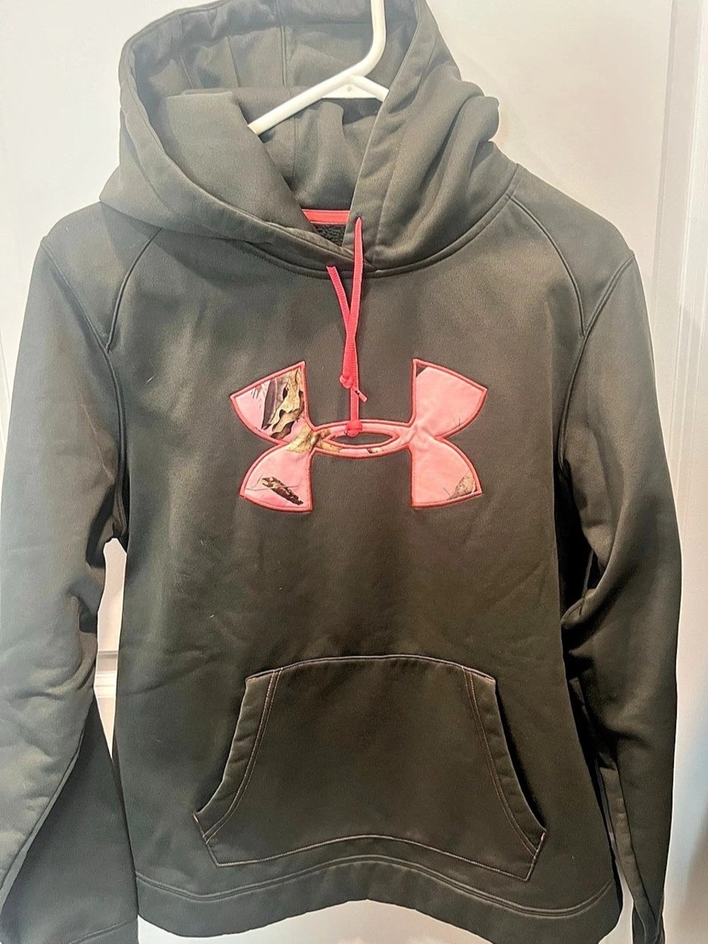 Under Armour ColdGear Camo Logo Pullover Hoodie Green & Pink Large